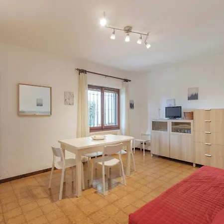 아파트 Ida - 2 Bedrooms With Private Garden