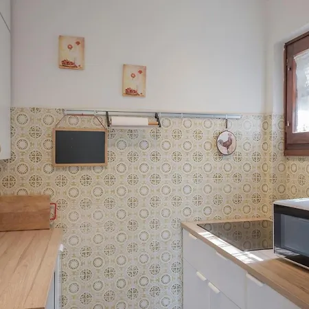 Ida - 2 Bedrooms With Private Garden 아파트
