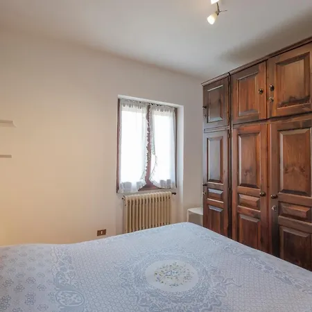 Ida - 2 Bedrooms With Private Garden 시르미오네